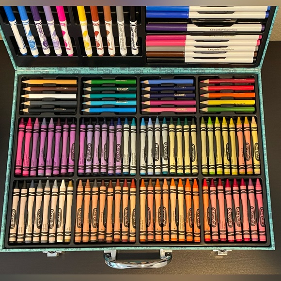 Crayola Minions Inspiration Art Case • 140 pieces • Like  🆕 - Picture 9 of 14